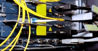 Заказать монтаж сетей в Орле. Обслуживание ПК, ремонт от 317 руб